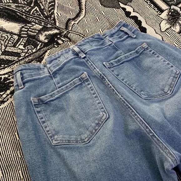 Hollister curvy jeans, size 9 - Picture 4 of 4